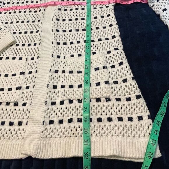 Mia & Tess cream and navy long cardigan with open weave EUC size medium - Picture 6 of 9